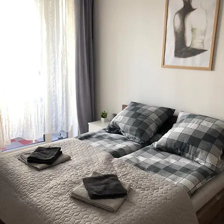 Kotlina Klodzka - Apartament Na Wylacznosc Na Letniej , 63 M , 2 Sypialnie , Salon Z Aneksem Kuchennym , Balkon , Podziemny Garaz Free Klodzko Exterior photo