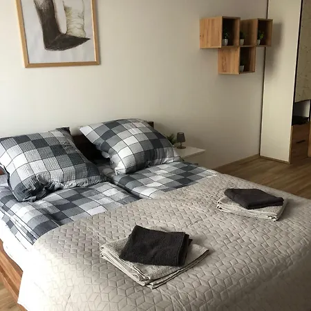 Kotlina Klodzka - Apartament Na Wylacznosc Na Letniej , 63 M , 2 Sypialnie , Salon Z Aneksem Kuchennym , Balkon , Podziemny Garaz Free Klodzko Exterior photo