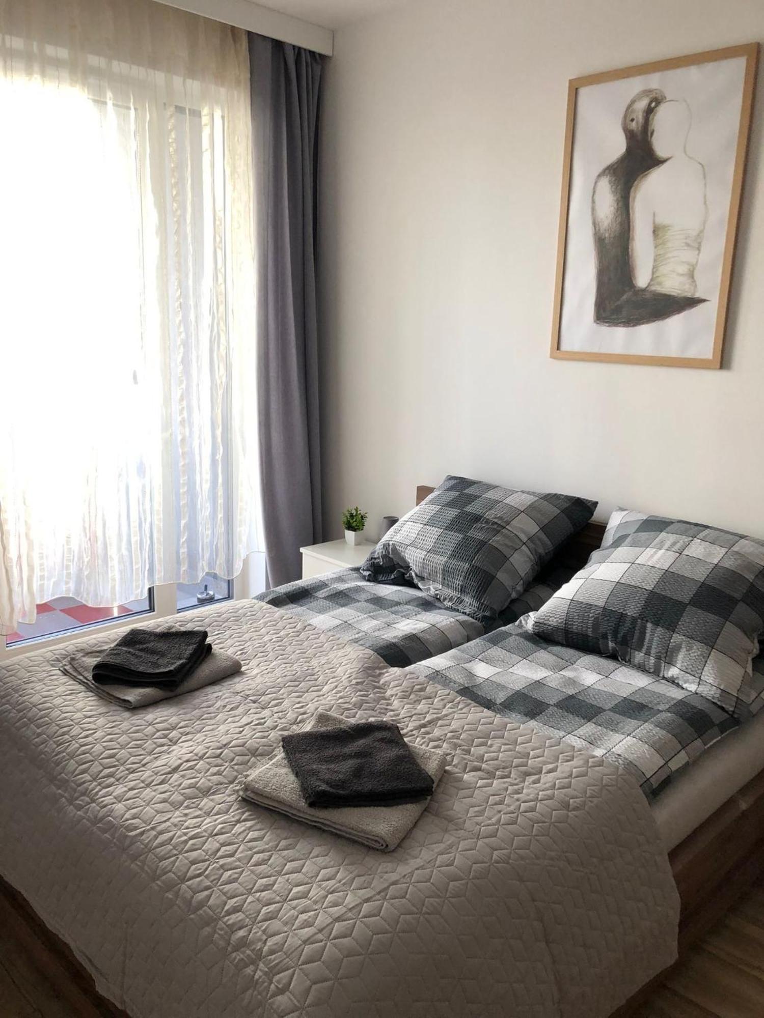 Kotlina Klodzka - Na Wylacznosc Na Letniej , 63 M , 2 Sypialnie , Salon Z Aneksem Kuchennym , Balkon , Podziemny Garaz Free * Klodzko