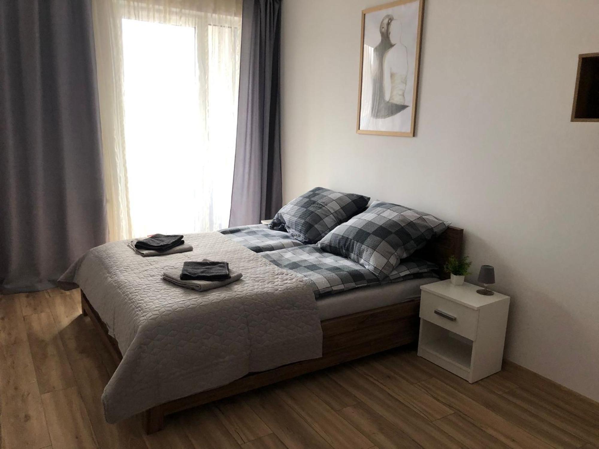 Kotlina Klodzka - Na Wylacznosc Na Letniej , 63 M , 2 Sypialnie , Salon Z Aneksem Kuchennym , Balkon , Podziemny Garaz Free Apartment *
