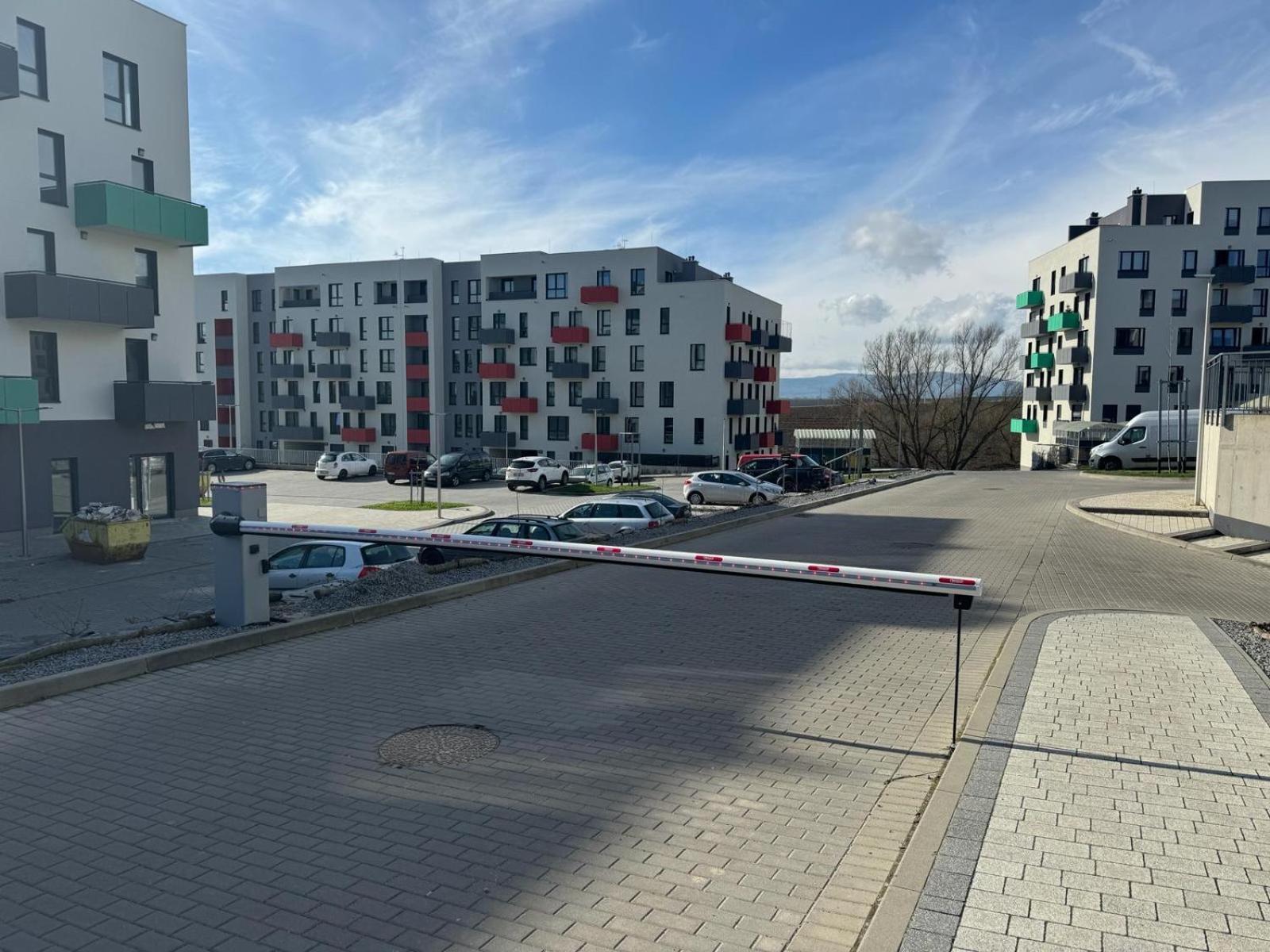 Kotlina Klodzka - Na Wylacznosc Na Letniej , 63 M , 2 Sypialnie , Salon Z Aneksem Kuchennym , Balkon , Podziemny Garaz Free Apartment