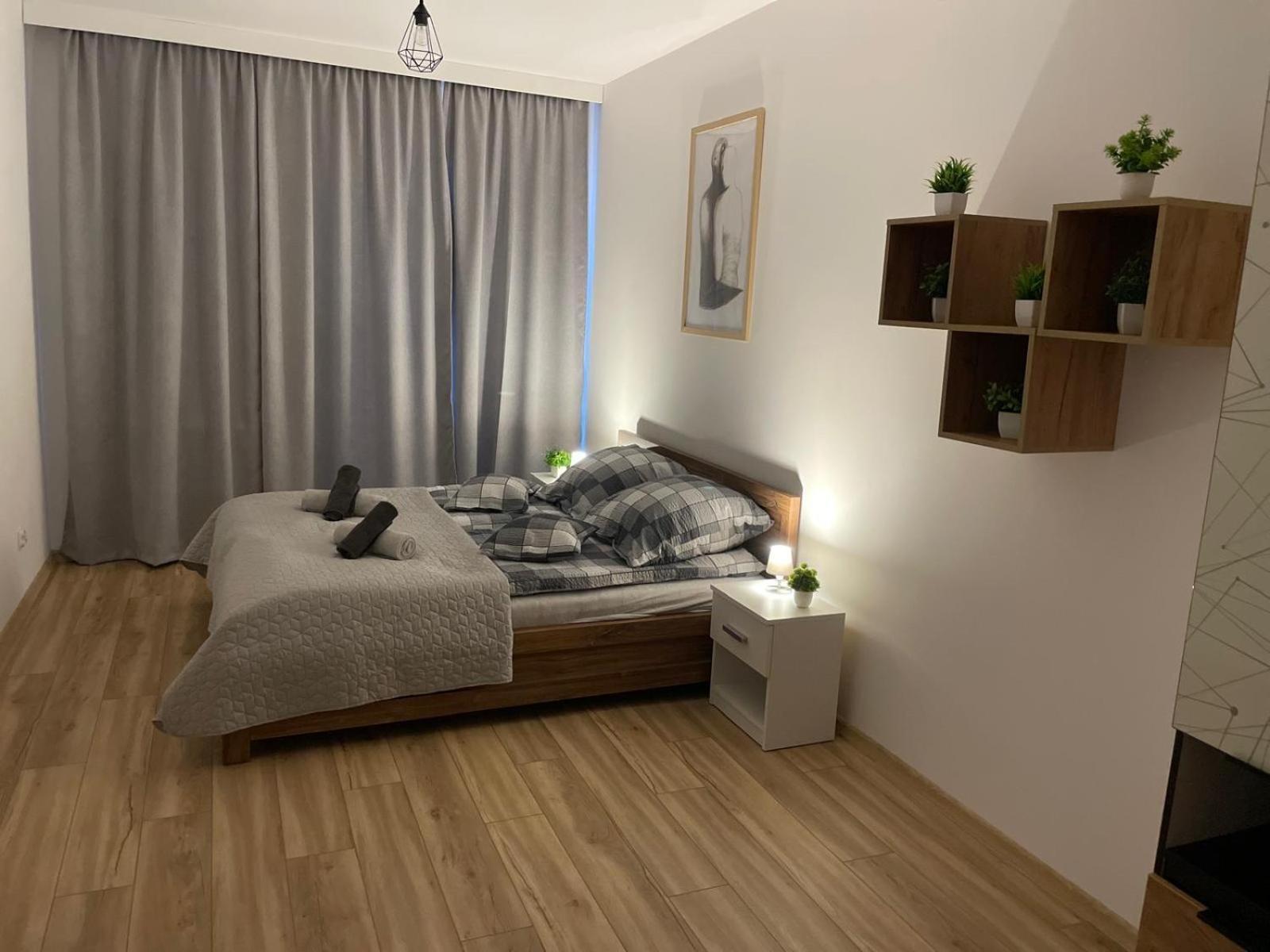 Apartment Kotlina Klodzka - Na Wylacznosc Na Letniej , 63 M , 2 Sypialnie , Salon Z Aneksem Kuchennym , Balkon , Podziemny Garaz Free