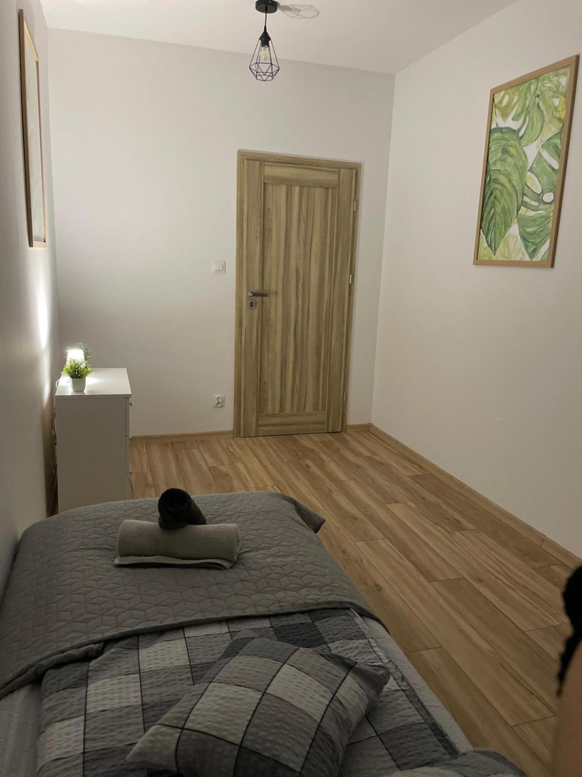 Kotlina Klodzka - Na Wylacznosc Na Letniej , 63 M , 2 Sypialnie , Salon Z Aneksem Kuchennym , Balkon , Podziemny Garaz Free Apartment Klodzko
